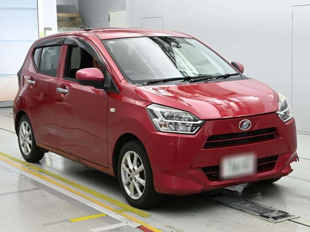 Daihatsu Mira e:S  с аукциона в Японии