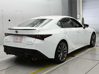 LEXUS IS