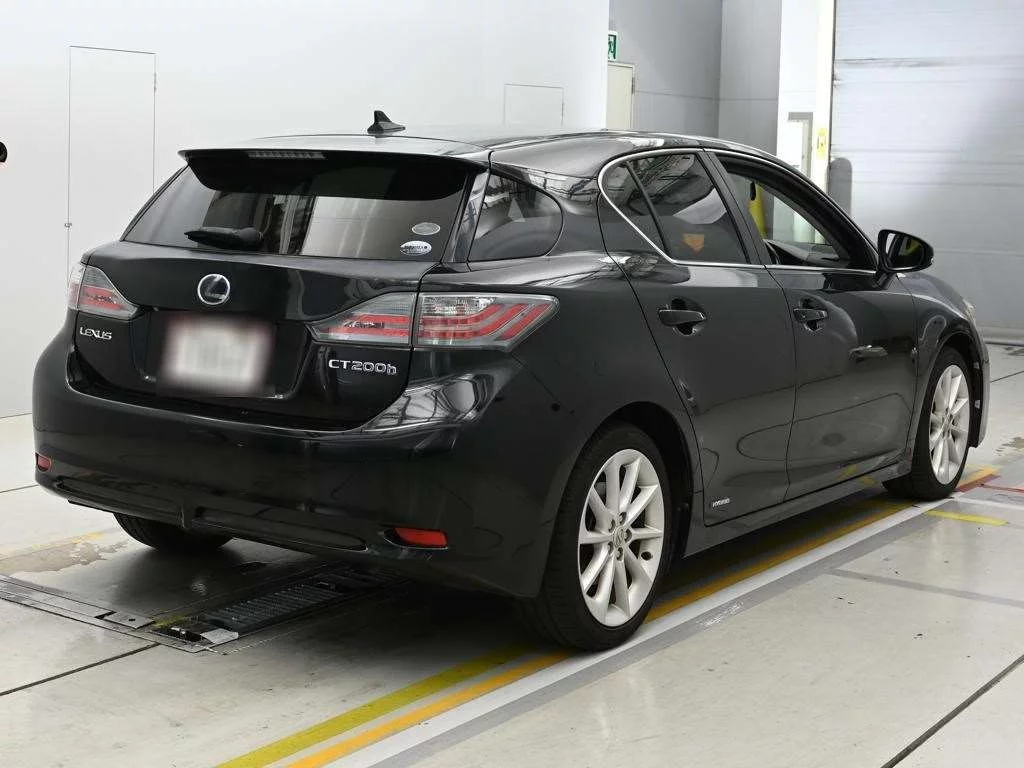 Lexus CT200h  с аукциона в Японии
