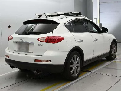 Nissan Skyline Crossover