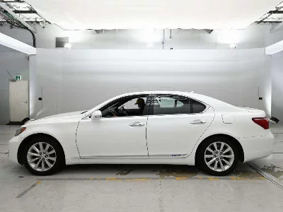 Lexus LS600h