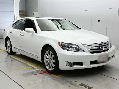 Lexus LS600h