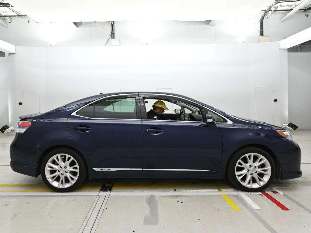 Lexus HS250h  с аукциона в Японии