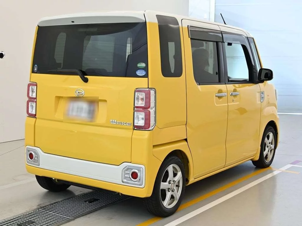 Daihatsu Wake  с аукциона в Японии