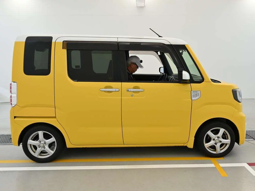 Daihatsu Wake  с аукциона в Японии