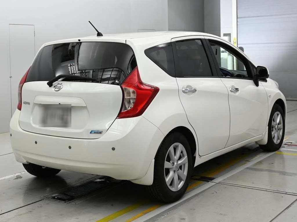 Nissan Note  с аукциона в Японии