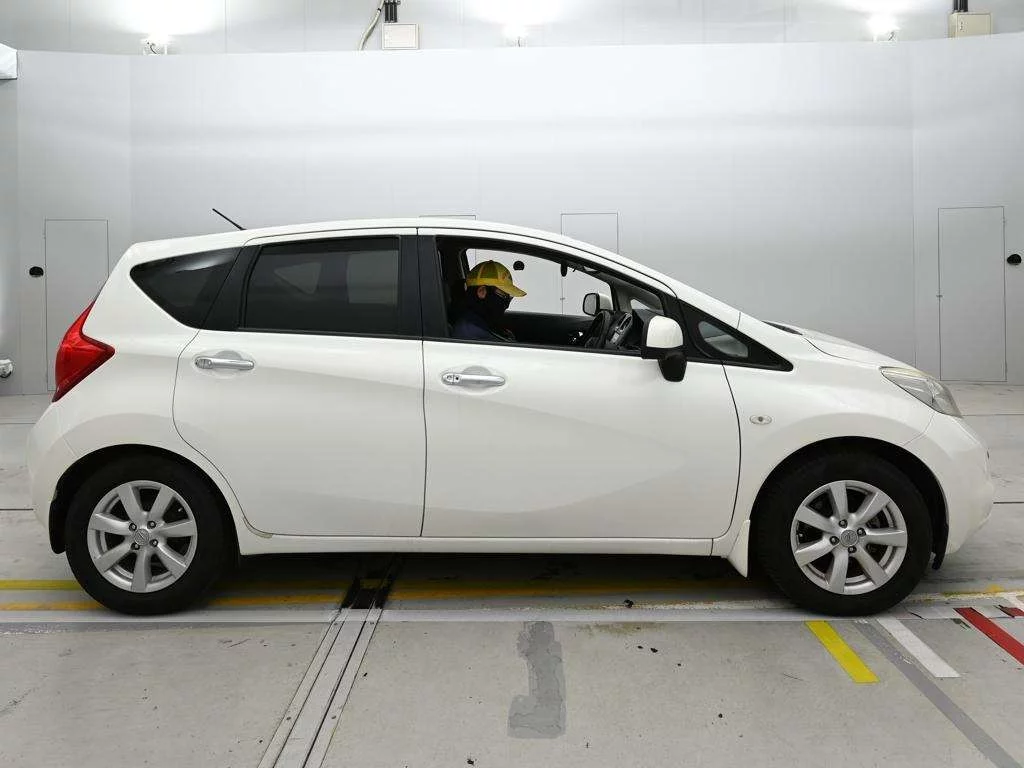 Nissan Note  с аукциона в Японии