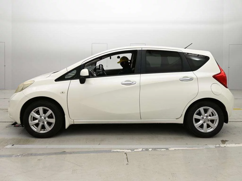 Nissan Note  с аукциона в Японии