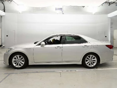 Toyota CROWN HYBRID