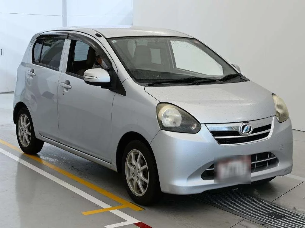Daihatsu Mira e:S  с аукциона в Японии