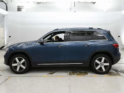 MERCEDES BENZ GLB