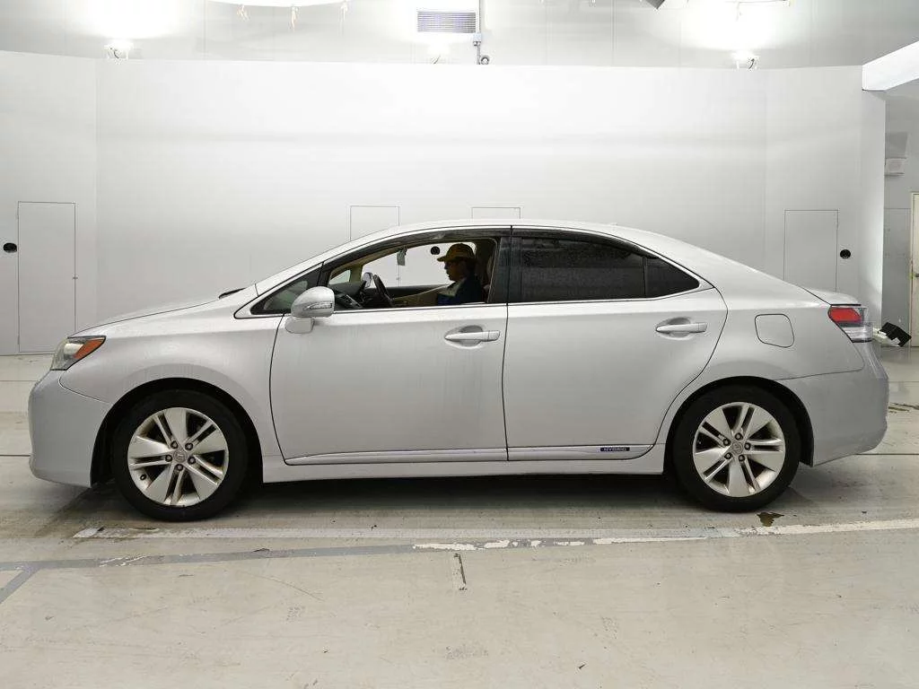 Lexus HS250h  с аукциона в Японии