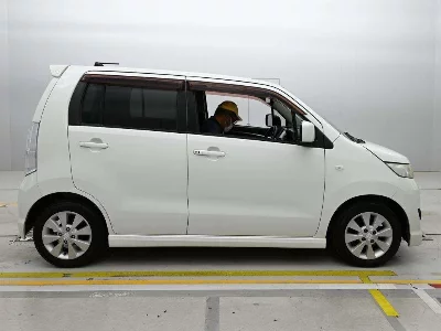 Suzuki WAGON R STINGRAY