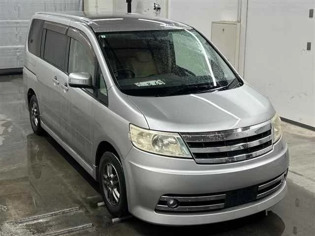 Nissan Serena  с аукциона в Японии