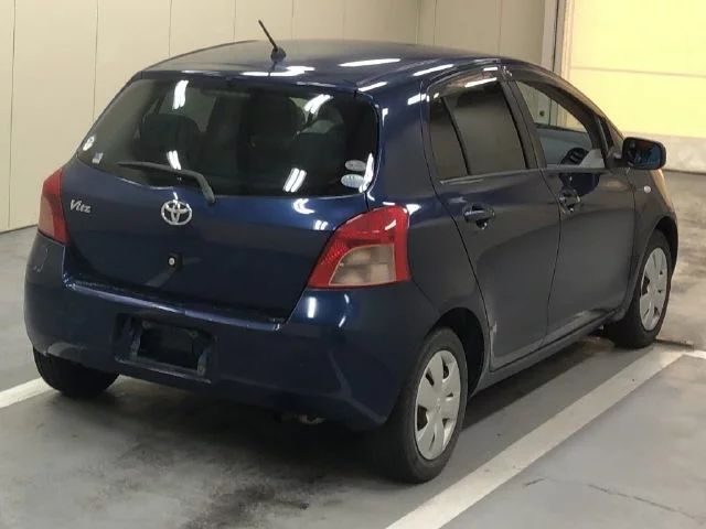 Toyota Vitz  с аукциона в Японии