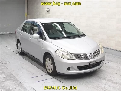 NISSAN TIIDA LATIO