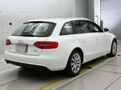 AUDI A4 AVANTE