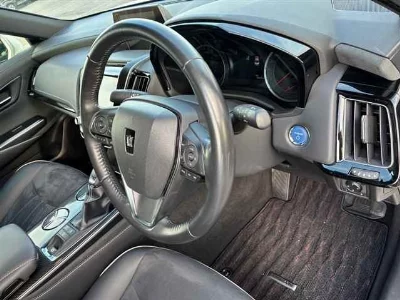 Toyota CROWN HYBRID