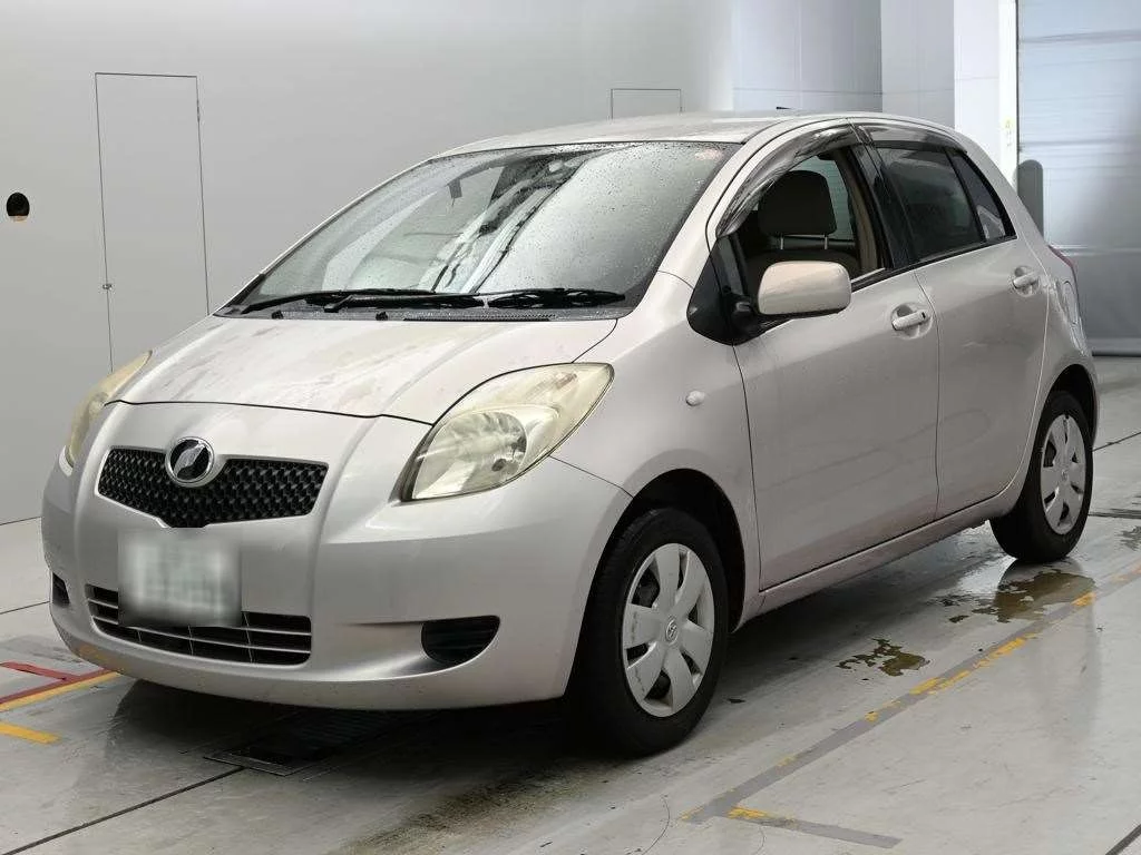 Toyota Vitz  с аукциона в Японии