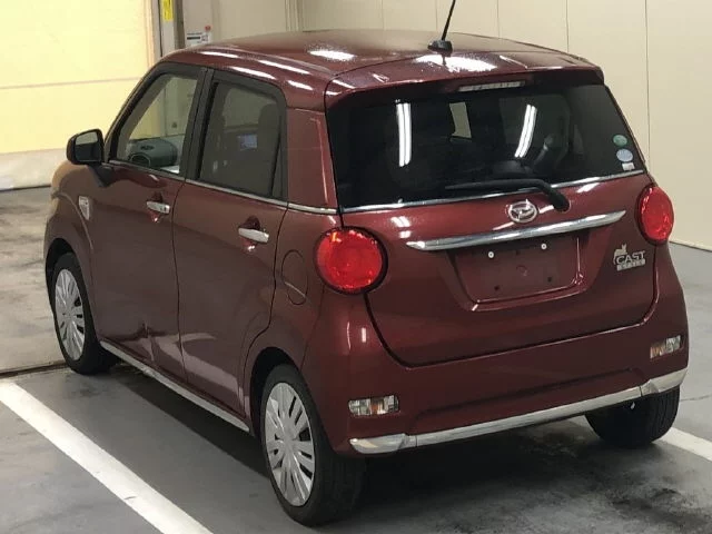 Daihatsu Cast  с аукциона в Японии