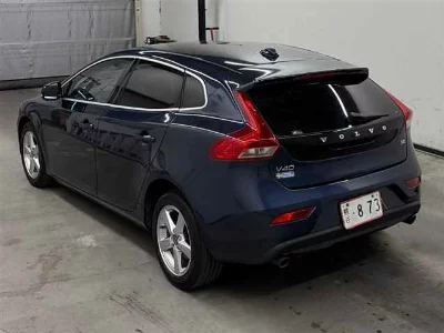 VOLVO V40