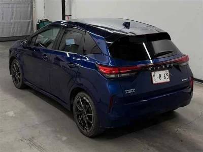 NISSAN AURA