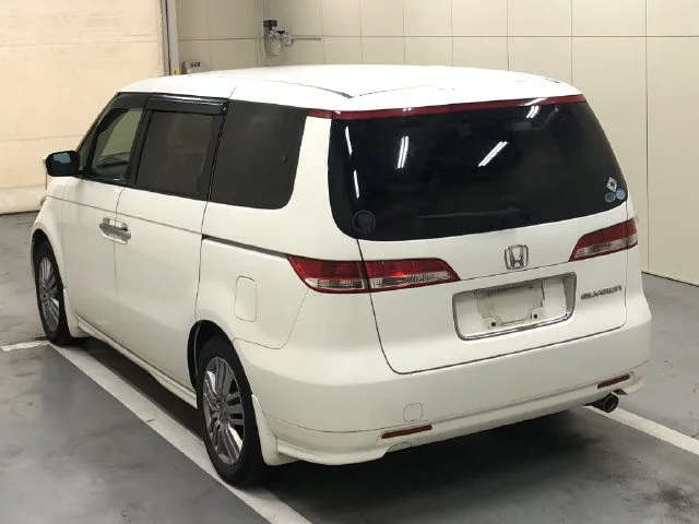Honda Elysion  с аукциона в Японии