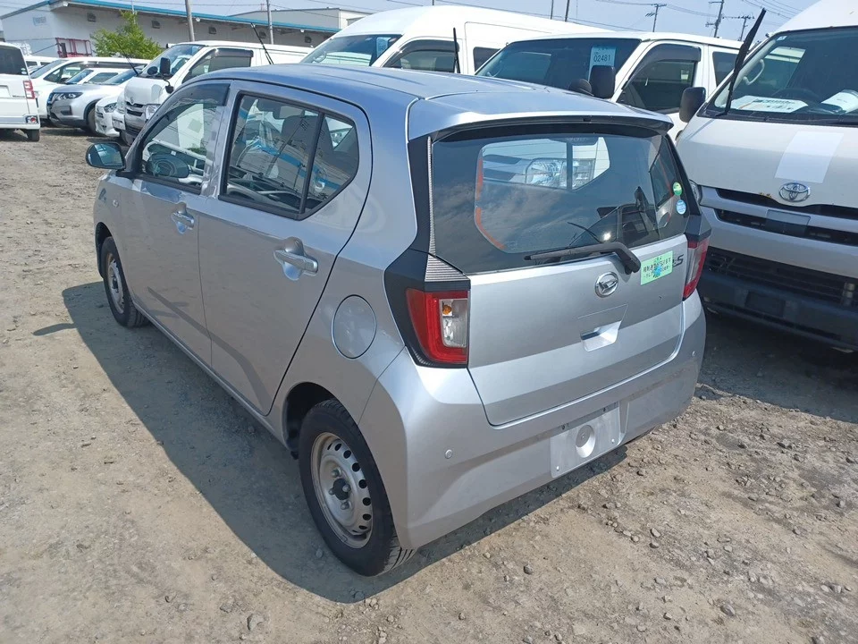 Daihatsu Mira e:S  с аукциона в Японии