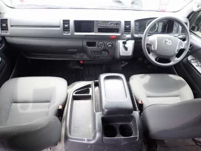 Toyota HiAce Commuter