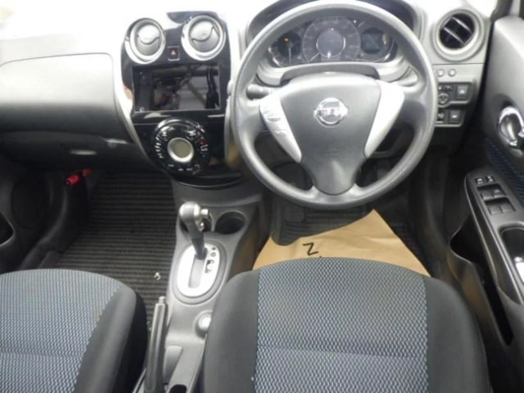 Nissan Note  с аукциона в Японии