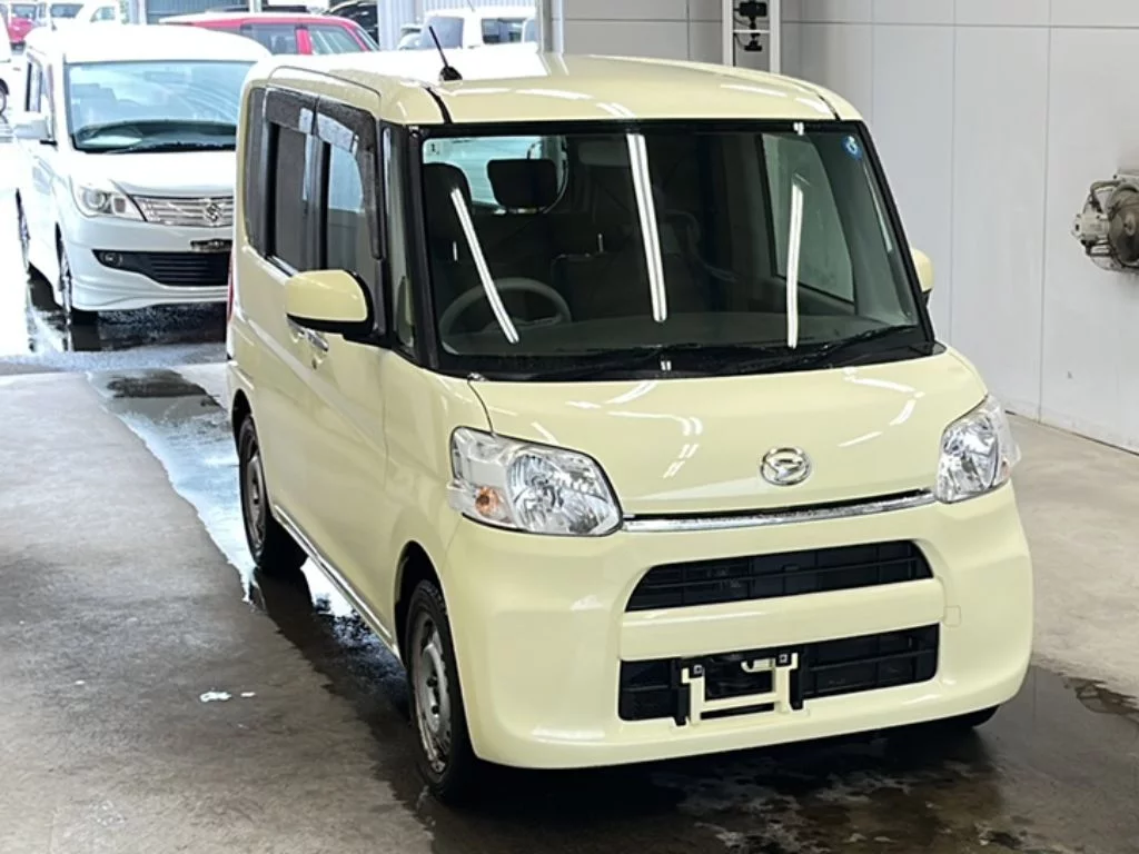 Daihatsu Tanto  с аукциона в Японии
