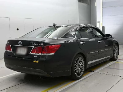 Toyota CROWN HYBRID