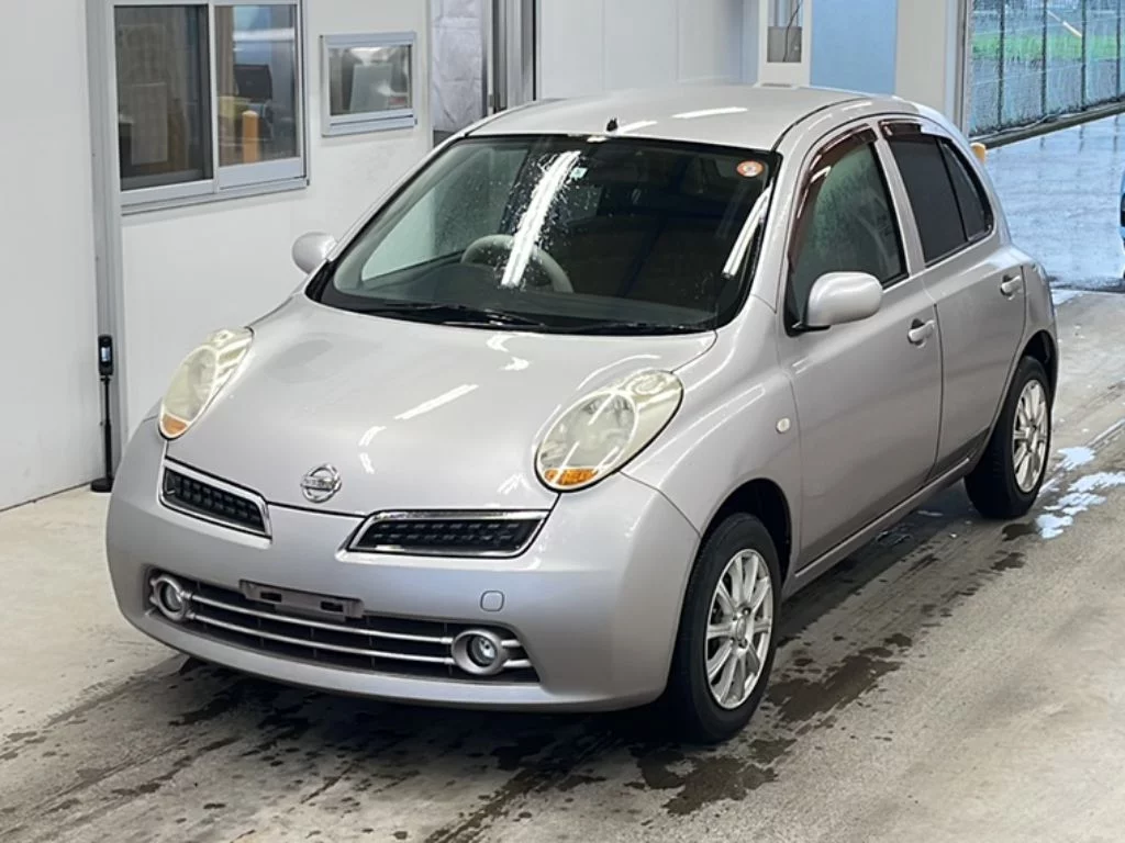 Nissan March  с аукциона в Японии