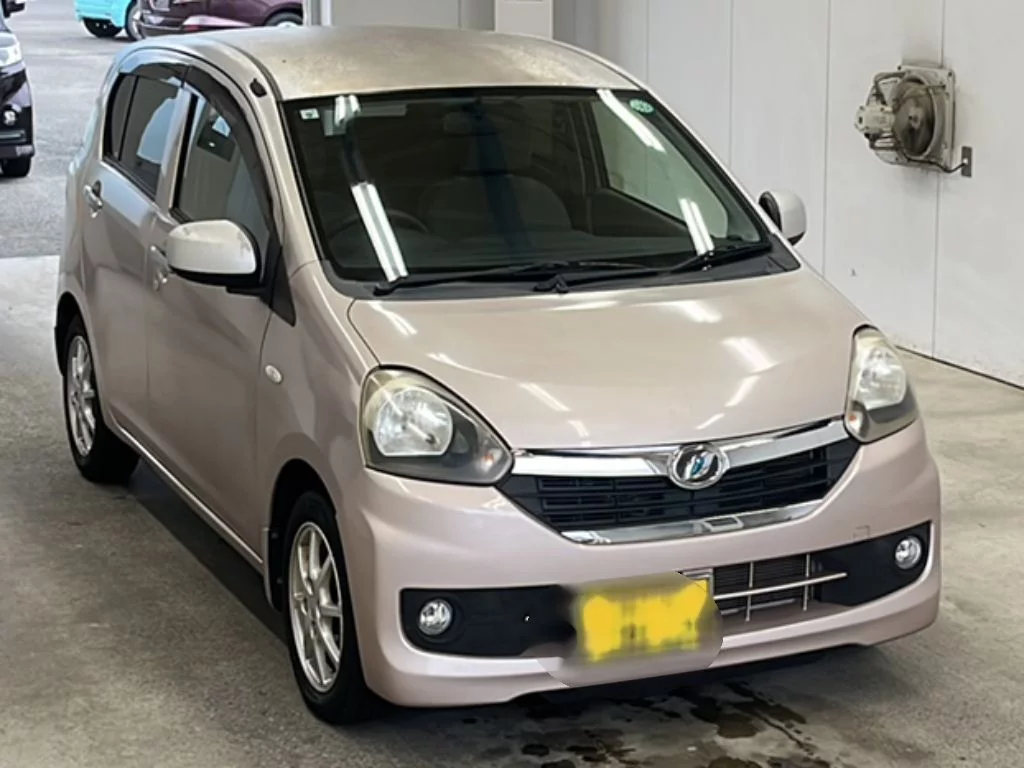 Daihatsu Mira e:S  с аукциона в Японии