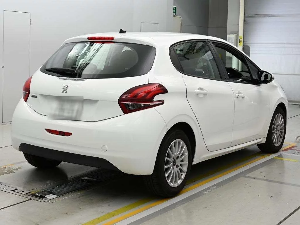 Peugeot 208  с аукциона в Японии