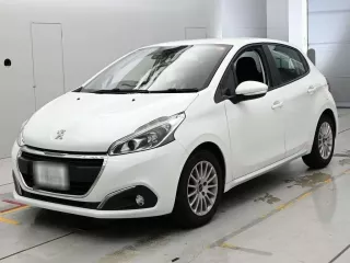 Peugeot 208  с аукциона в Японии