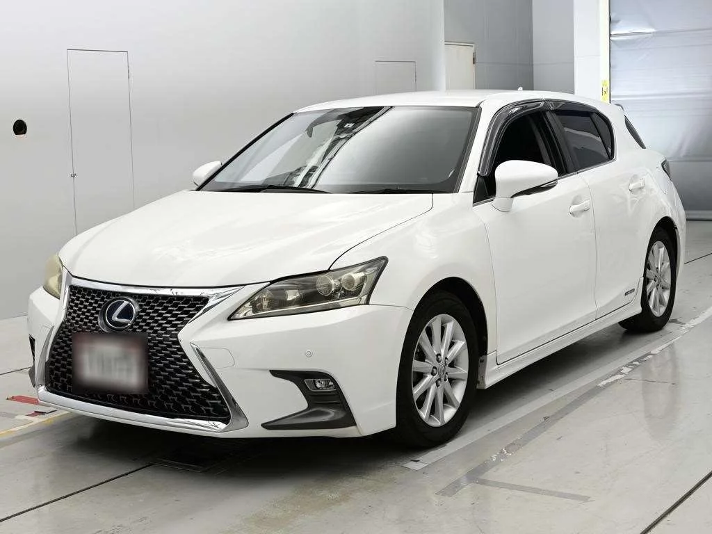 Lexus CT200h  с аукциона в Японии