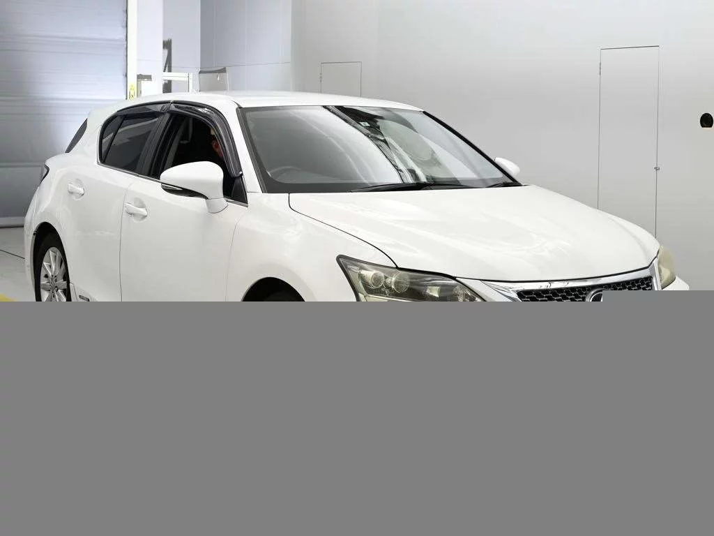 Lexus CT200h  с аукциона в Японии