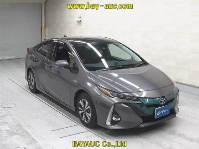 TOYOTA PRIUS PHV