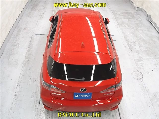 Lexus CT200h  с аукциона в Японии