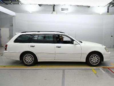 Toyota Crown Estate