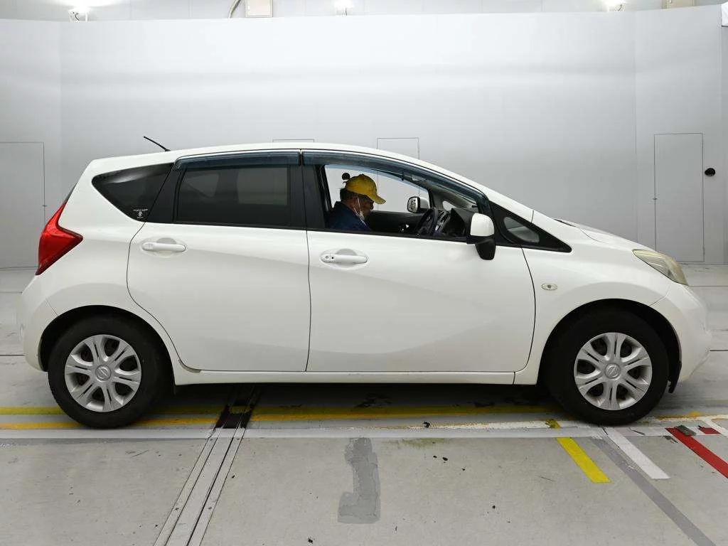 Nissan Note  с аукциона в Японии