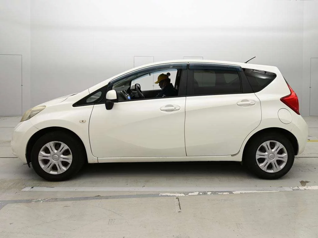 Nissan Note  с аукциона в Японии
