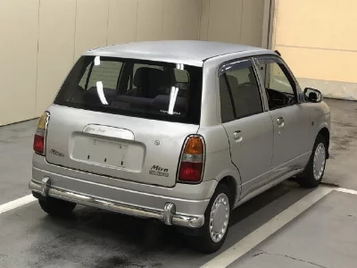 Daihatsu Mira Gino