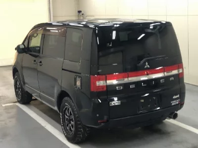 Mitsubishi Delica D:5