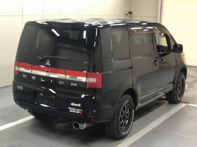 Mitsubishi Delica D:5