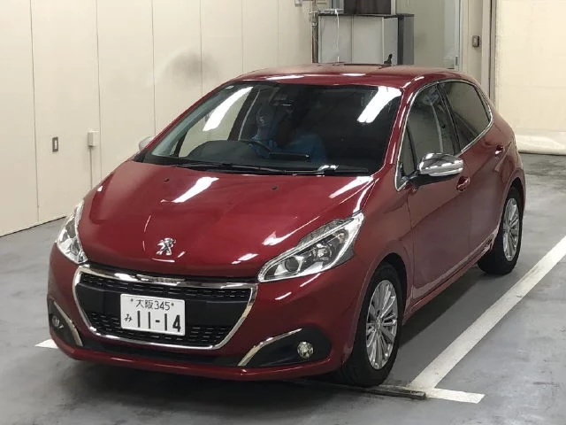 Peugeot 208  с аукциона в Японии