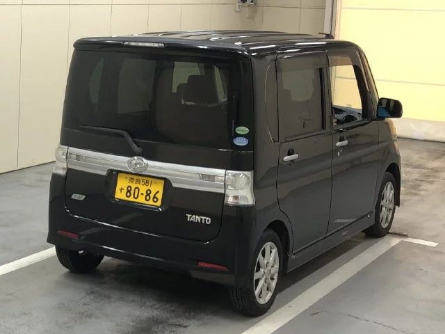 Daihatsu Tanto  с аукциона в Японии