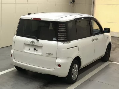 Toyota Sienta