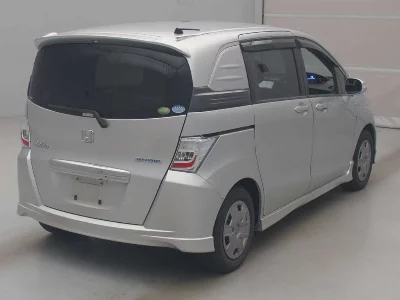 HONDA FREED SPIKE HYBRID
